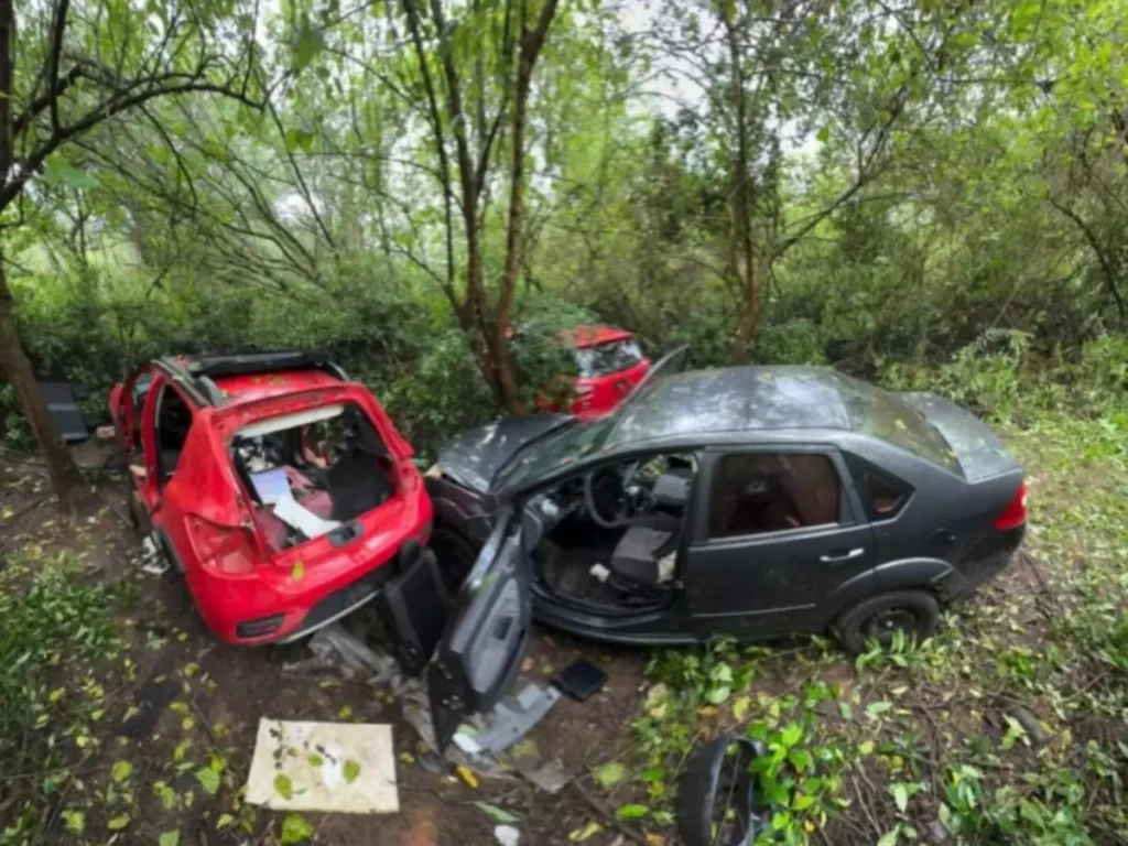 Imagine investir em um rastreador veicular sem mensalidade, acreditando estar economizando, mas, quando precisa de suporte em uma emergência, percebe que está sozinho nessa. Olá, sou Eduardo, jornalista da Weecar, e hoje vamos explorar se as empresas de rastreamento veicular sem mensalidade realmente valem a pena.