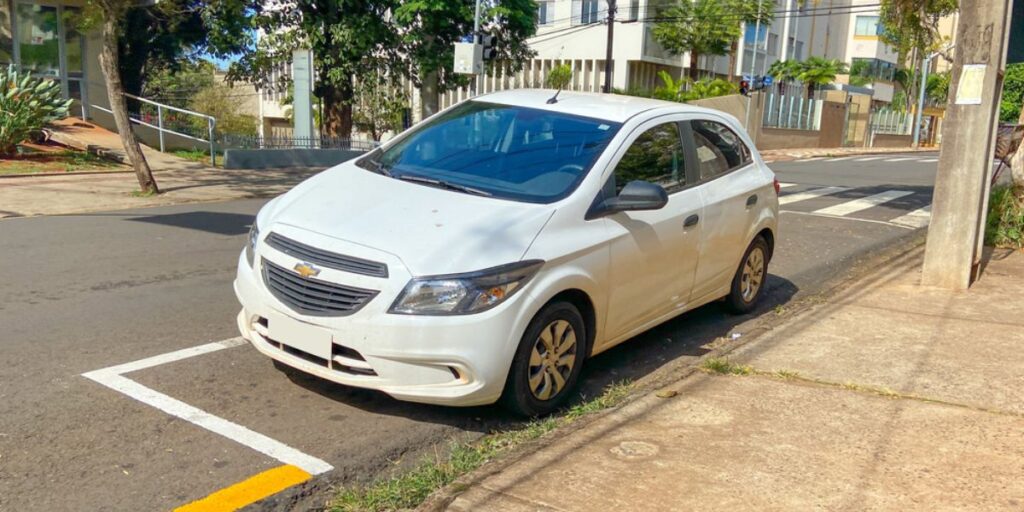 Imagine sair de casa e, ao estacionar o carro, ser surpreendido com seu desaparecimento. Um pesadelo, não é? Infelizmente, o furto e roubo de veículos são realidades frequentes no Brasil. E é exatamente por isso que o rastreamento veicular se tornou uma solução indispensável para motoristas e empresas.