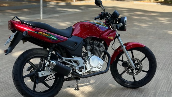 Você já imaginou sair de casa, deixar sua moto estacionada e, ao voltar, ela simplesmente não estar mais lá? Infelizmente, essa é uma realidade cada vez mais comum no Brasil. Olá, aqui é o Eduardo, redator da Weecar, e neste artigo ele quer te mostrar como o rastreamento de moto pode ser a diferença entre o alívio e o desespero. Preparado para não fazer parte das estatísticas?