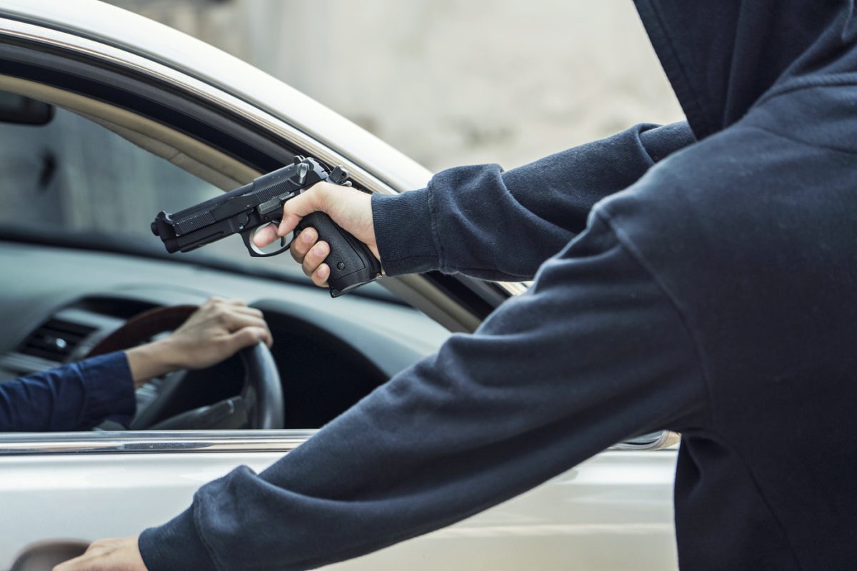 Agora você já sabe o que fazer se seu carro for roubado. Priorize sua segurança, registre o boletim de ocorrência, acione as autoridades competentes e, se possível, conte com o suporte de uma empresa de rastreamento veicular.