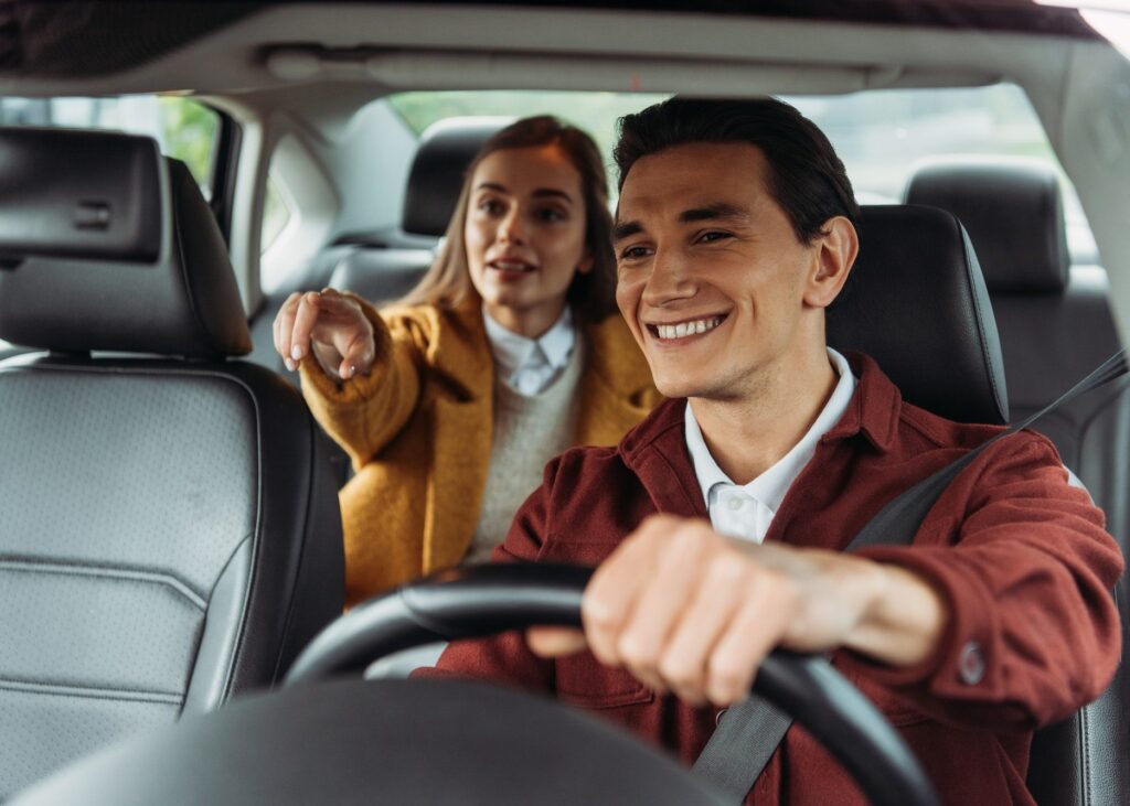 Olá, tudo certo? Quem escreve este artigo é o Eduardo, redator da Weecar Rastreamento Veicular. Se você está se perguntando sobre seguro auto x rastreador veicular, já começou bem: esse tipo de dúvida mostra que você está pensando no que realmente importa — proteger o seu patrimônio com inteligência.