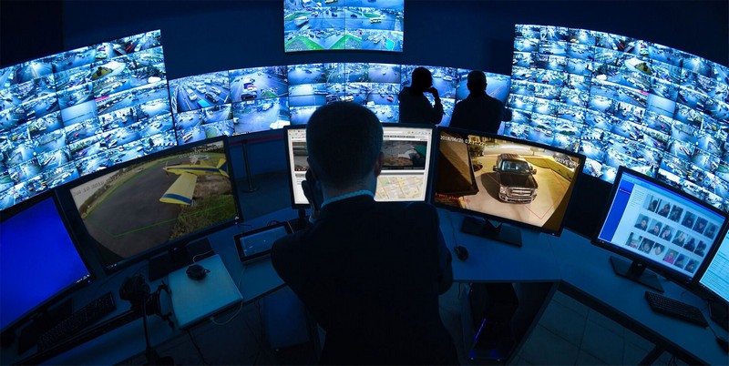 Entender como a inteligência artificial está mudando o cenário do rastreamento de veículos é fundamental para qualquer proprietário hoje. Não se trata mais apenas de saber onde seu veículo está, mas de prever, otimizar e proteger com uma eficiência que antes era impensável. É uma verdadeira revolução que transforma dados brutos em decisões inteligentes, garantindo mais segurança e economia.