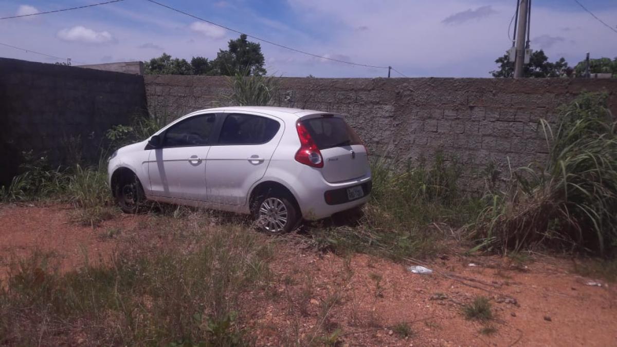 Já imaginou a sensação de impotência ao perceber que seu veículo foi roubado? Aquele momento de pânico, a incerteza do paradeiro e a preocupação com os custos e a dor de cabeça. A boa notícia é que a tecnologia avançou para oferecer uma solução eficaz: o rastreamento veicular com bloqueio.