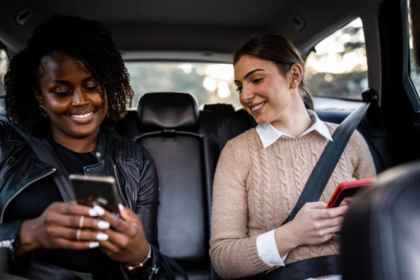 Ter um rastreador para táxi com aplicativo não é mais um diferencial — é uma necessidade estratégica para quem vive nas ruas, dirige todos os dias e transporta dezenas de passageiros. E mesmo que o veículo tenha seguro, a combinação com tecnologia de rastreamento e monitoramento por câmeras oferece um nível de segurança muito mais robusto. Afinal, a prevenção é o verdadeiro segredo para evitar prejuízos e manter o trabalho em movimento.