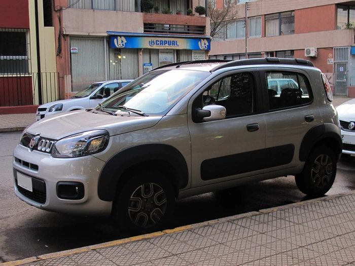 5-modelos-de-carros-mais-roubados-no-brasil-2 A lógica do crime organizado no setor automotivo é baseada na lei da oferta e da procura. Modelos com grande volume de vendas geram uma demanda proporcional por peças de reposição. Quando o mercado legal não supre essa necessidade com preços competitivos, o mercado clandestino se aquece, tornando os carros populares os alvos principais.